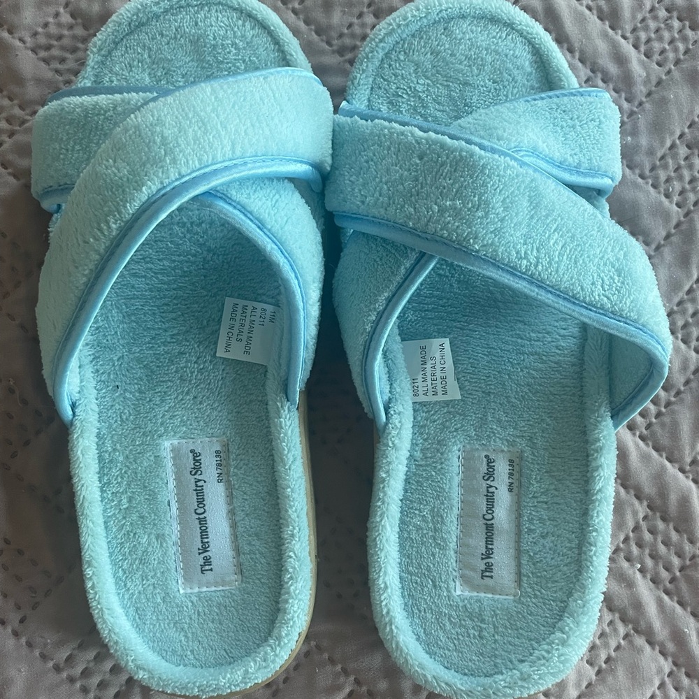 NWOT Vermont Country Store Slippers